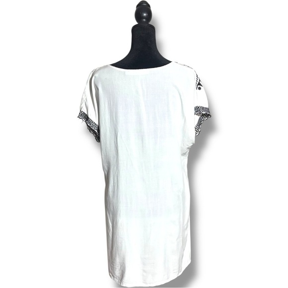 Solitaire Swim Chic Black and White Embroidered Short Sleeve Mini Dress Coverup - Picture 6 of 16